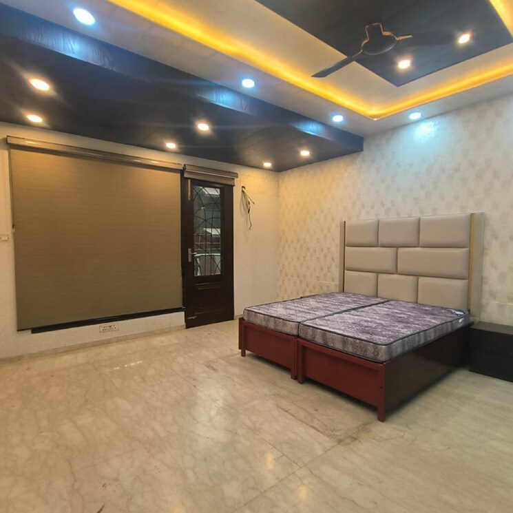 Room, south extension ii 4 Bedroom 4500 Sq.Ft. Builder Floor In South Extension ii Delhi 9085608