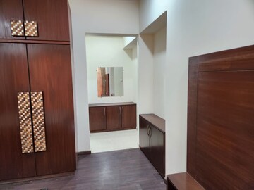 Room in 3 BHK Apartment at Celestia Spaces, Parel – for Rent