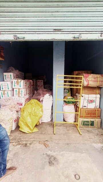  Shop For Rent in Main Road