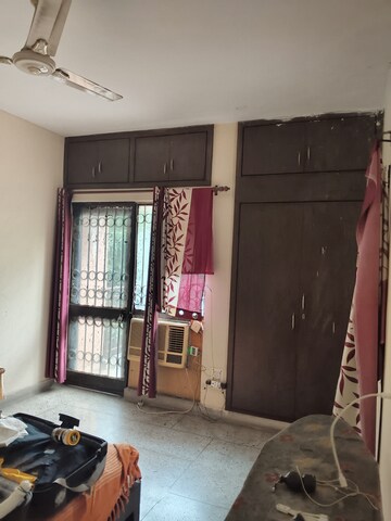 Bedroom in 2 BHK Apartment at Sarita Vihar Pocket-C RWA, Sarita Vihar – for Rent