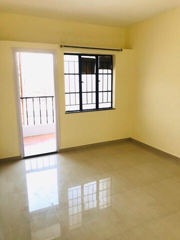 Room in 2 BHK Apartment at Silver Chambers, Hadapsar – for Sale