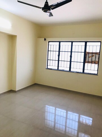 Room in 2 BHK Apartment at Silver Chambers, Hadapsar – for Sale