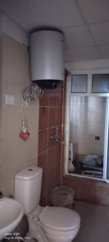 Furnished Amenities in 2 BHK Apartment at Mahagun Mywoods, Sector 16c Greater Noida – for Rent