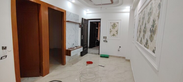 Room, sector 74 2 Bedroom 1000 Sq.Ft. Builder Floor In Sector 74 Noida 9085707