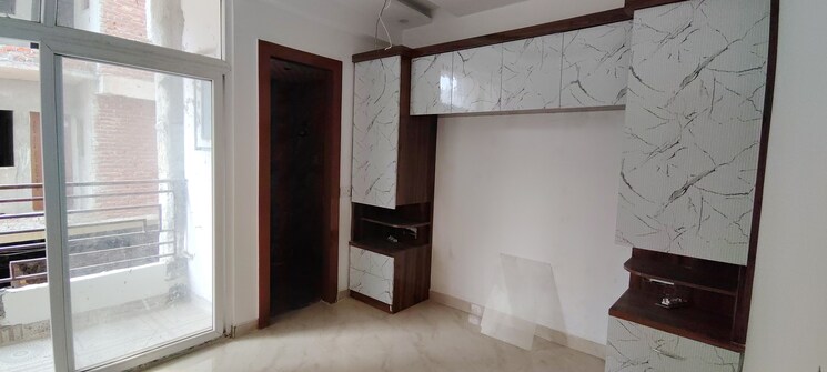 Room, sector 74 2 Bedroom 1000 Sq.Ft. Builder Floor In Sector 74 Noida 9085707