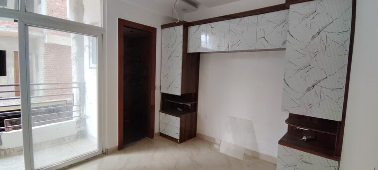Room, sector 74 2 Bedroom 1000 Sq.Ft. Builder Floor In Sector 74 Noida 9085707