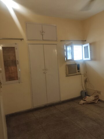 Room in 3 BHK Builder Floor at Sheikh Sarai – for Rent