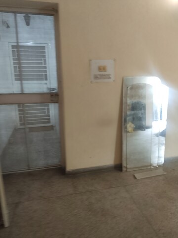 Room in 3 BHK Builder Floor at Sheikh Sarai – for Rent