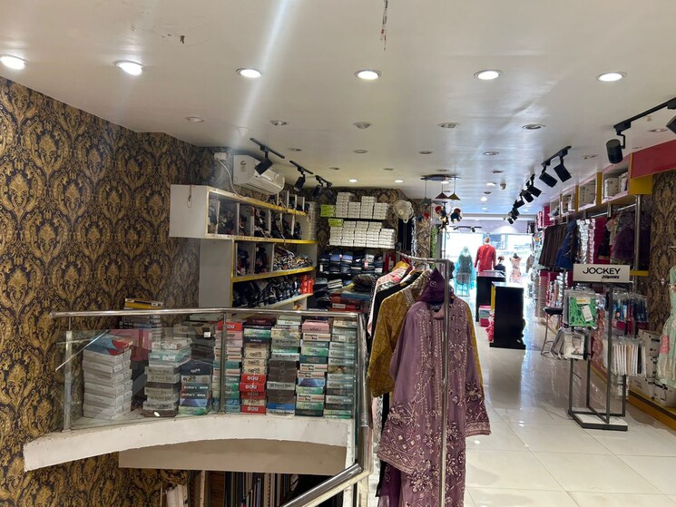 Exterior View, main road Commercial Shop 3500 Sq.Ft. In Main Road Ranchi 9085725