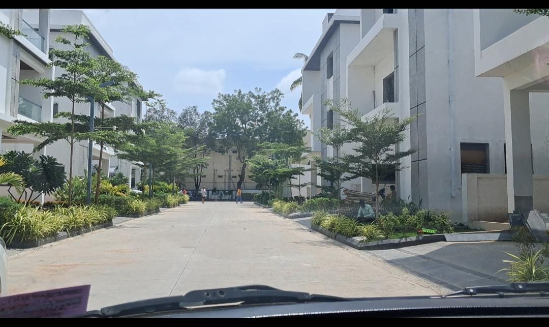 5 BHK + Pooja Room,Servant Room 5100 Sq.Ft. Villa in Shanta Sriram Brook woods