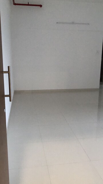 Room in 2 BHK Apartment at Runwal The Central Park, Chinchwad – for Rent
