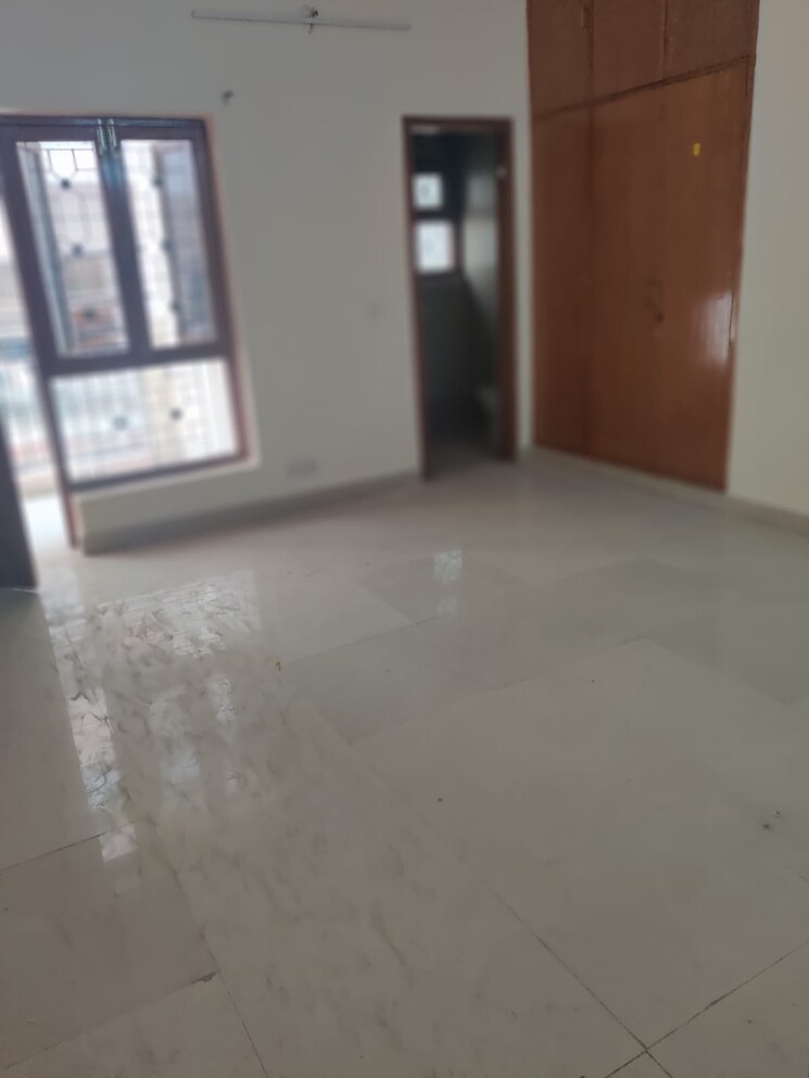 Room, green park extension 6+ Bedroom 400 Sq.Yd. Independent House In Green Park Extension Delhi 9085695