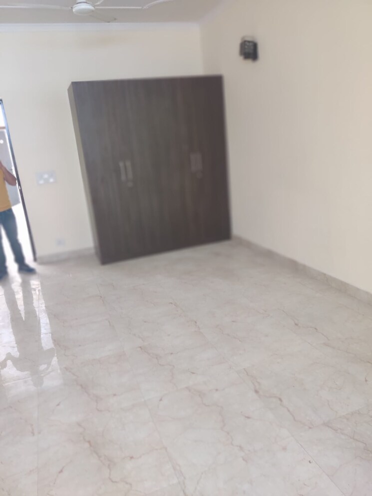 Room, green park extension 6+ Bedroom 400 Sq.Yd. Independent House In Green Park Extension Delhi 9085695