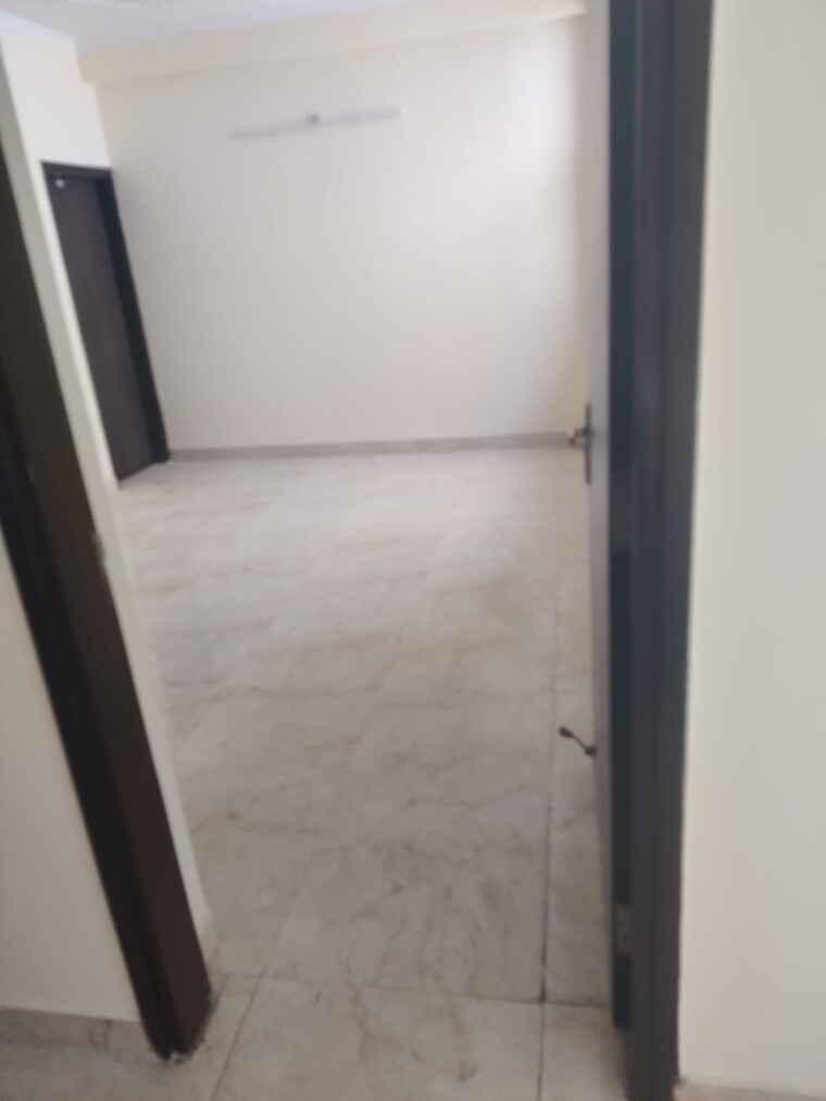 Room, green park extension 6+ Bedroom 400 Sq.Yd. Independent House In Green Park Extension Delhi 9085695