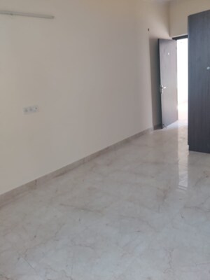 Room in 6+ BHK Independent House at Green Park Extension – for Rent