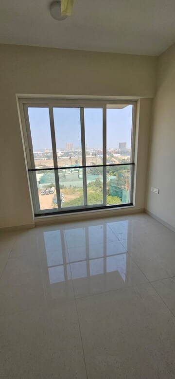 Room in 3 BHK Apartment at Shubham Trident, Chembur – for Sale