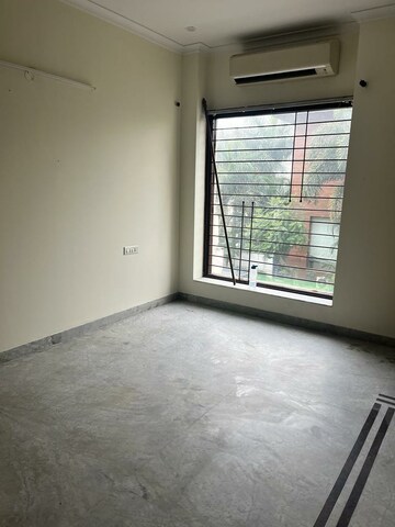 Room in 4 BHK Independent House at Sector 91 – for Sale