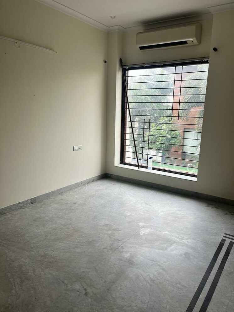 Room, sector 91 4 Bedroom 200 Sq.Yd. Independent House In Sector 91 Mohali 9085768