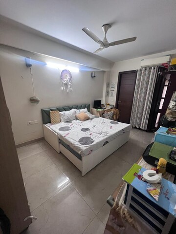 Team Area in 4 BHK Builder Floor at Relaxo Apartment, Sector 46 – for Rent