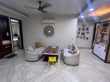 Living Room in 4 BHK Builder Floor at Relaxo Apartment, Sector 46 – for Rent