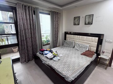 Bedroom in 4 BHK Builder Floor at Relaxo Apartment, Sector 46 – for Rent