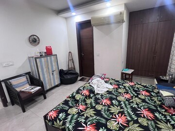 Bedroom in 4 BHK Builder Floor at Relaxo Apartment, Sector 46 – for Rent