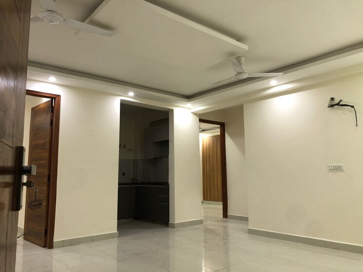 Hall, chattarpur 1 Bedroom 400 Sq.Ft. Builder Floor In Chattarpur Delhi 9085786