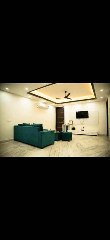 Bedroom in 4 BHK Builder Floor at Hong Kong Bazaar, Sector 57 – for Rent