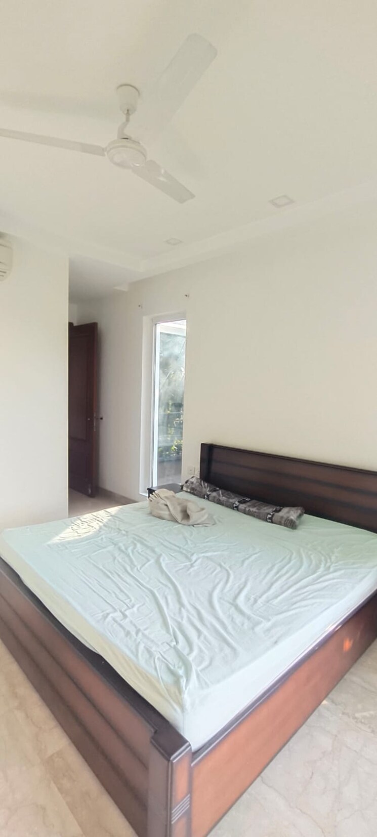 Bedroom, safdarjung development area 4 Bedroom 400 Sq.Yd. Apartment In Safdarjung Development Area Delhi 9085775