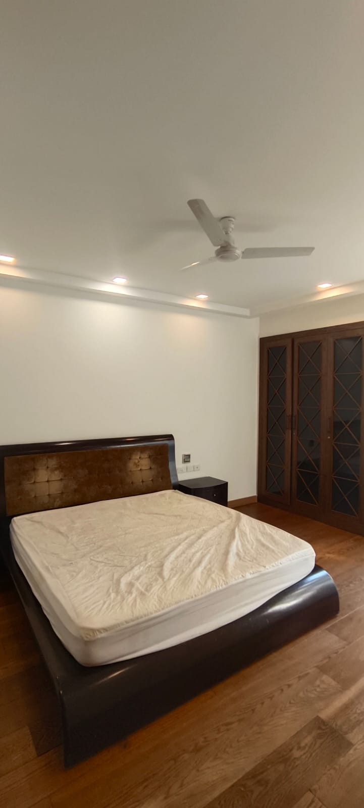 4 BHK Apartment For Rent in Safdarjung Development Area