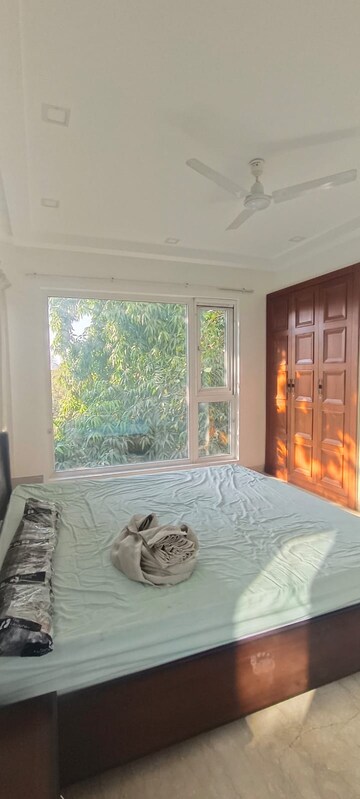 Bedroom in 4 BHK Apartment at Safdarjung Development Area – for Rent