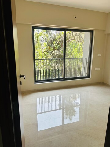 Room in 3 BHK Apartment at Shree Krishna Navageeta, Chembur – for Rent