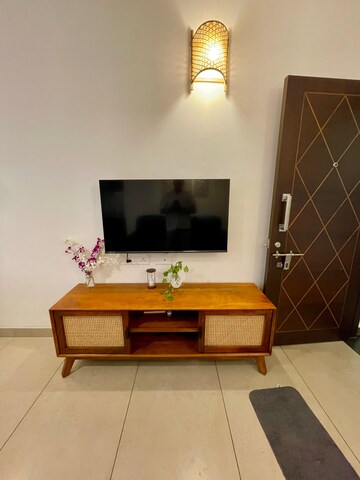 Furnished Amenities in 1 BHK Apartment at Siolim – for Rent
