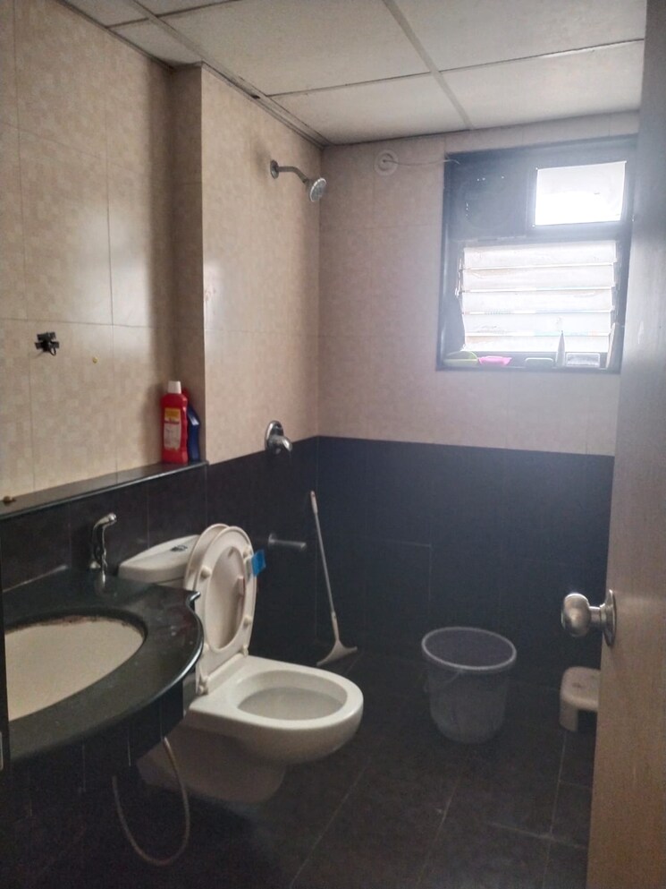Bathroom, paranjape-blue-ridge 2 Bedroom 795 Sq.Ft. Apartment In Hinjewadi Pune 9085869