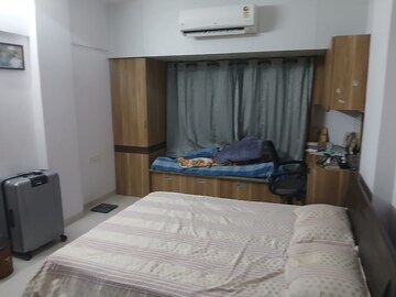 Bedroom in 2 BHK Apartment at Riddhi Garden, Malad East – for Rent