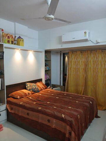 Bedroom in 2 BHK Apartment at Riddhi Garden, Malad East – for Rent