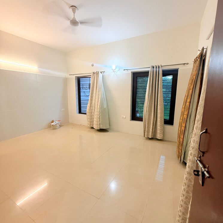 Room, sector 105 3 Bedroom 2180 Sq.Ft. Independent House In Sector 105 Noida 9085919