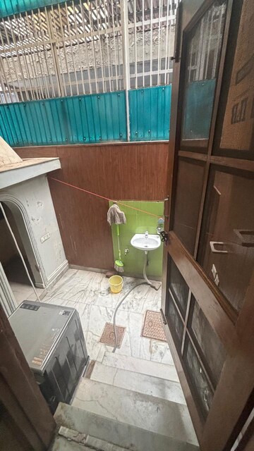 Team Area in 1 BHK Builder Floor at Sector 46 – for Rent