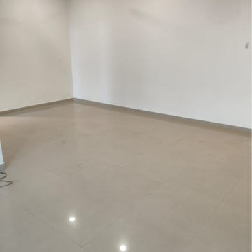 Room in 2.5 BHK Apartment at Oberoi Springs, Veera Desai Industrial Estate – for Rent