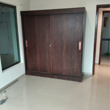 Room in 2.5 BHK Apartment at Oberoi Springs, Veera Desai Industrial Estate – for Rent