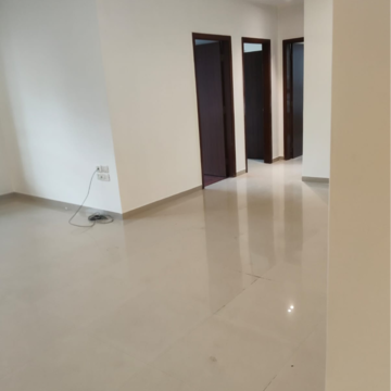 Room in 2.5 BHK Apartment at Oberoi Springs, Veera Desai Industrial Estate – for Rent