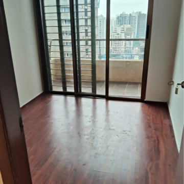 Room in 2.5 BHK Apartment at Oberoi Springs, Veera Desai Industrial Estate – for Rent