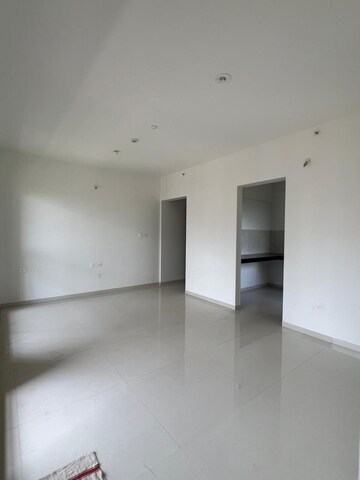 Room in 2 BHK Apartment at Shapoorji Pallonji Sensorium, Hinjewadi – for Rent