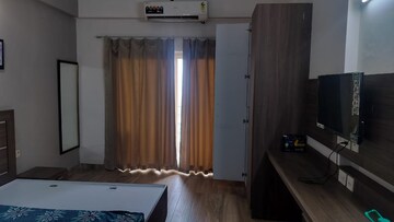 Bedroom in 1 BHK Apartment at Paramount Golfforeste, Zeta I Greater Noida – for Rent