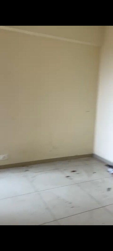 Room in 2 BHK Apartment at Wave Dream Homes, Wave City – for Rent