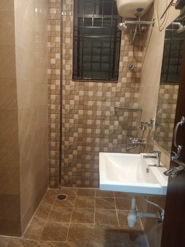 Bathroom, dsr-eden-greens 3 Bedroom 1775 Sq.Ft. Apartment In Varthur Bangalore 9086034