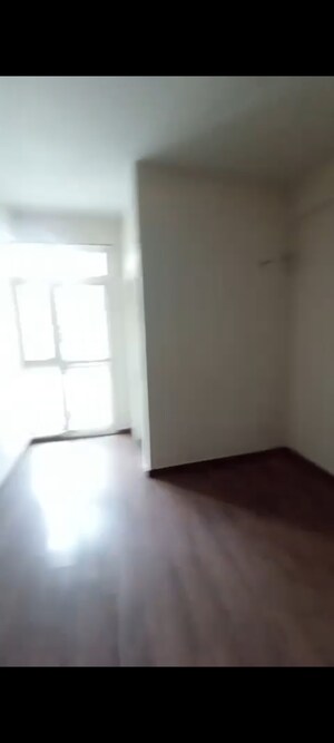 Room in 3 BHK Apartment at Wave Executive Floors, Wave City – for Rent