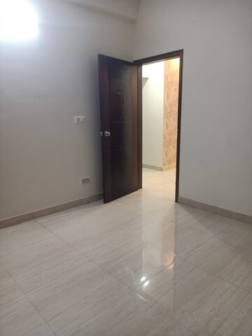 Room in 3 BHK Apartment at Koramangala – for Rent