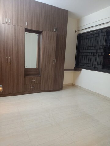 Room in 3 BHK Apartment at Koramangala – for Rent