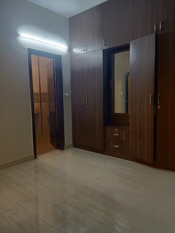 Room in 3 BHK Apartment at Koramangala – for Rent